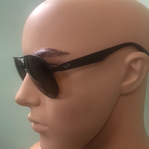 Ray Ban Polarized Sunglasses - Picture 6 of 9